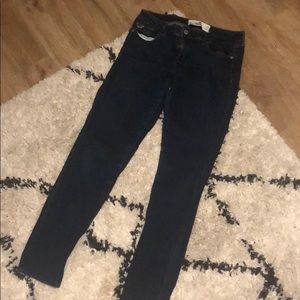 Size 9R Hollister Jeans